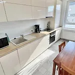 Cozy Exclusive At Kasper Coresi Mall Apartment *