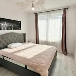 Cozy Exclusive At Kasper Coresi Mall Apartment *