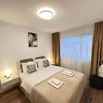 Apartment Cozy Exclusive At Kasper Coresi Mall Brasov