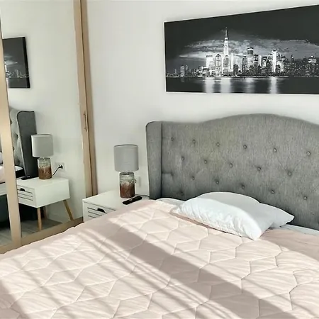 Apartment Cozy Exclusive At Kasper Coresi Mall