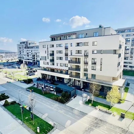 Cozy Exclusive At Kasper Coresi Mall Apartment Brasov