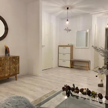 Cozy Exclusive At Kasper Coresi Mall Apartment *